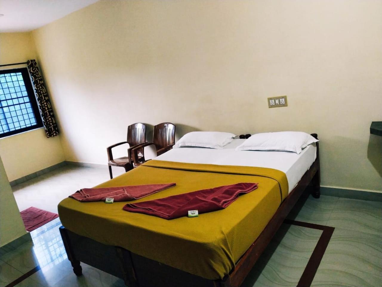 Hotel Varsha Hampi Exterior foto