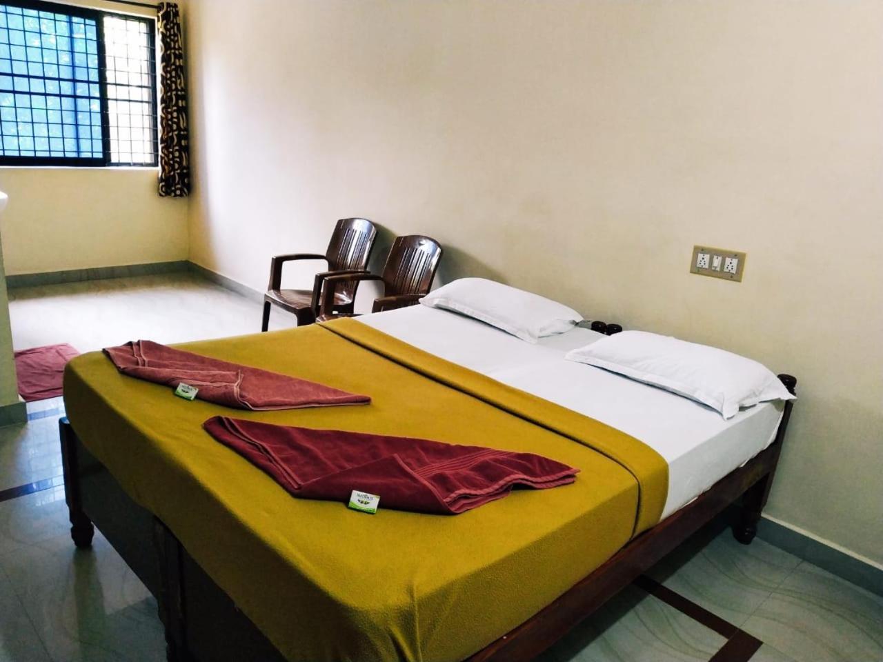 Hotel Varsha Hampi Exterior foto